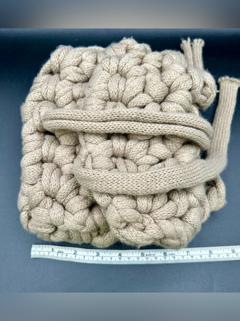 MURDOCK Handcrafted Chunky - Knit Taupe Handbag - Small. - Picture 9 of 9